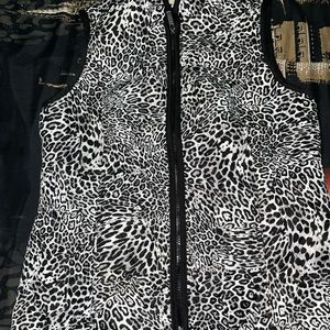 Jones nyc sport animal print vest